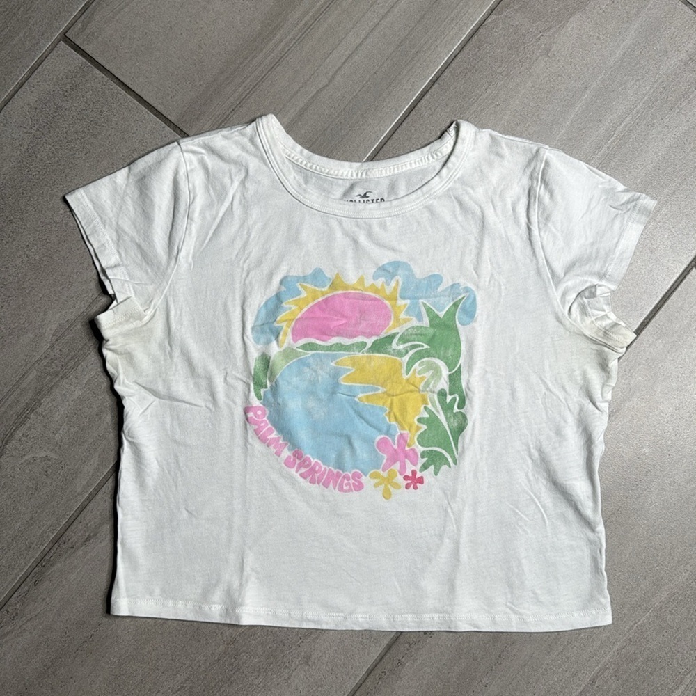 Hollister Pink and White Crop Top with Artistic Graphic